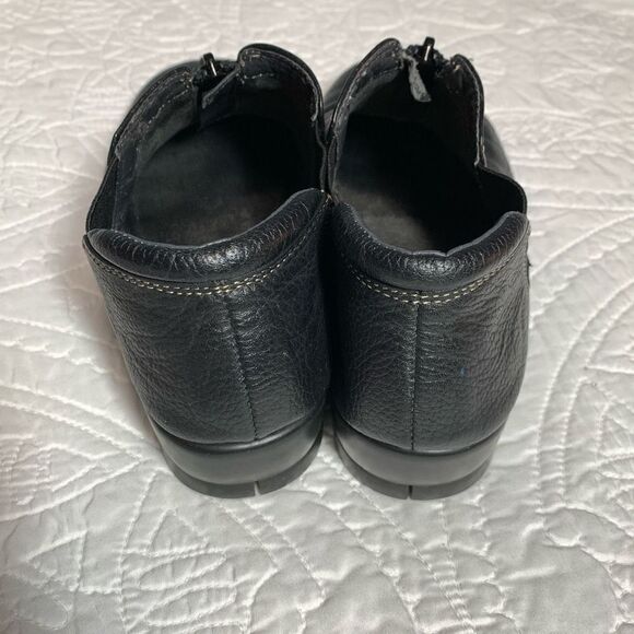 Aerosoles landfall, black leather bootie size 7 1/2 ￼ - Picture 4 of 8